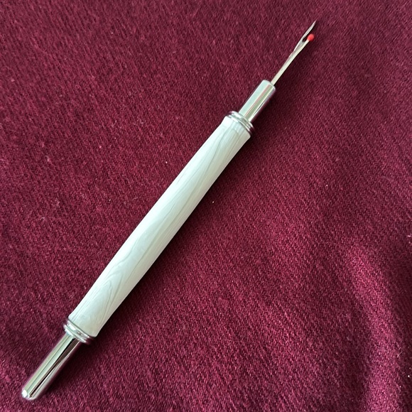 Corian Double Seam Ripper - Picture 2 of 4